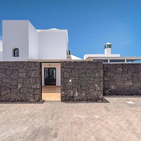 Jessica Lanzarote By Villa Playa Blanca
